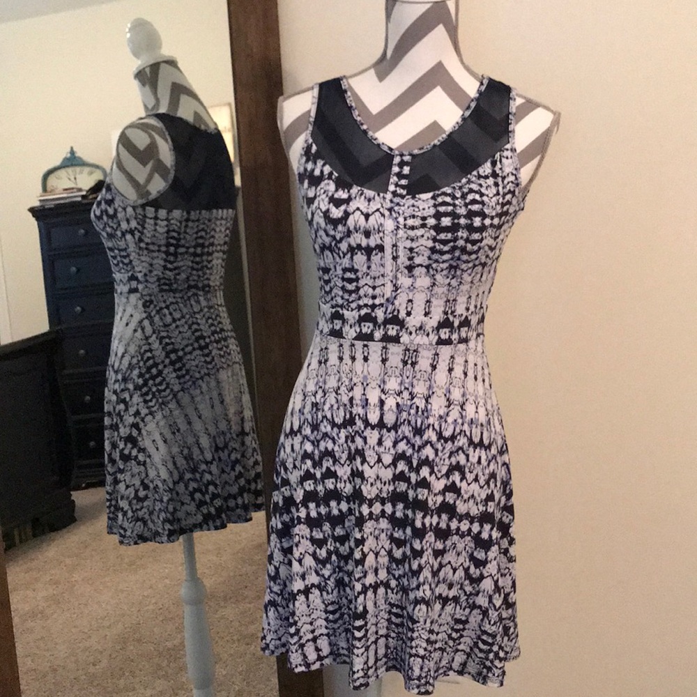*Hem & Thread* Blue fitted dress size Small